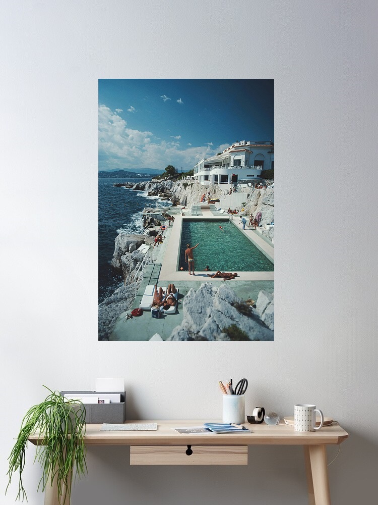 Luxury Lifestyle Pictures - Retro Poolside Host Luxury Lifestyle de