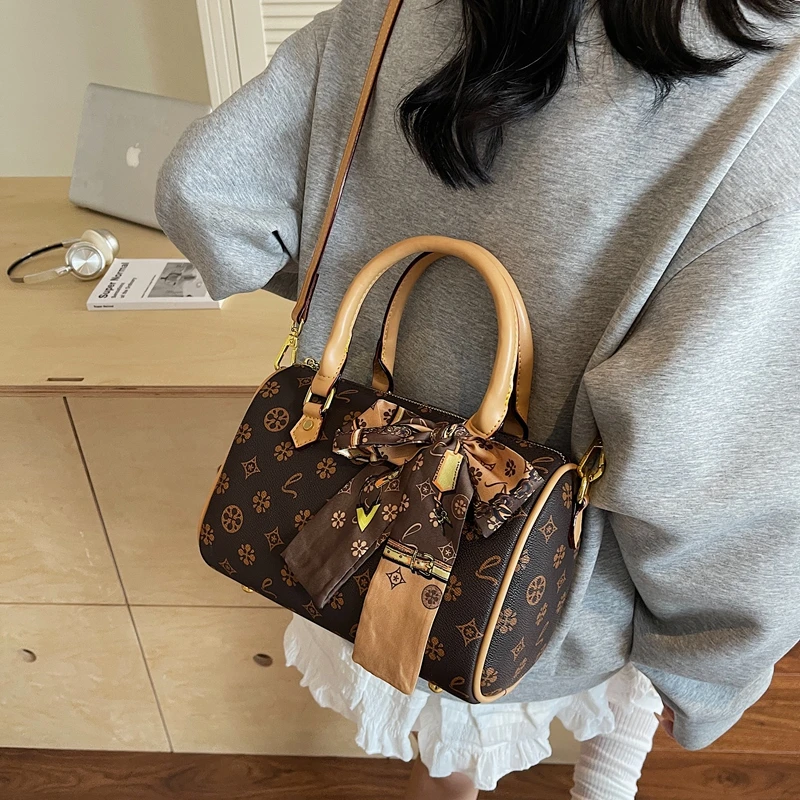 Elegante Bolso de Hombro de Cu - Luxury Lifestyle Handbags reseña y precio