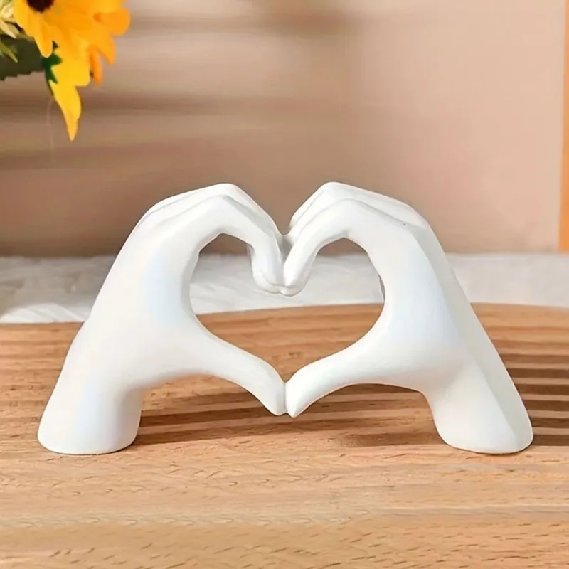 Escultura de Resina con Gesto  - Luxury Lifestyle Items reseña y precio